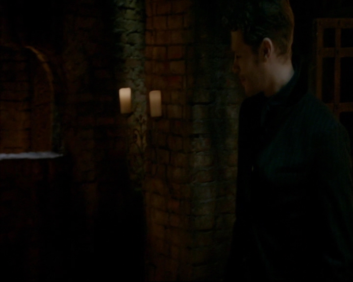 VampireDiaries-dot-nl_TheOriginals4x06BagOfCobras0497.jpg