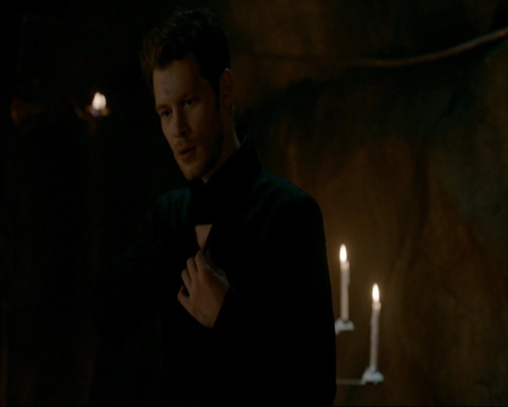 VampireDiaries-dot-nl_TheOriginals4x06BagOfCobras0502.jpg