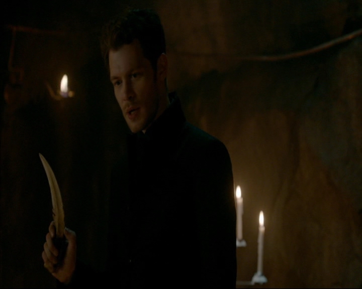 VampireDiaries-dot-nl_TheOriginals4x06BagOfCobras0516.jpg