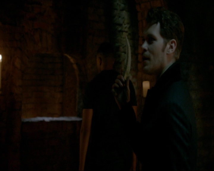 VampireDiaries-dot-nl_TheOriginals4x06BagOfCobras0527.jpg