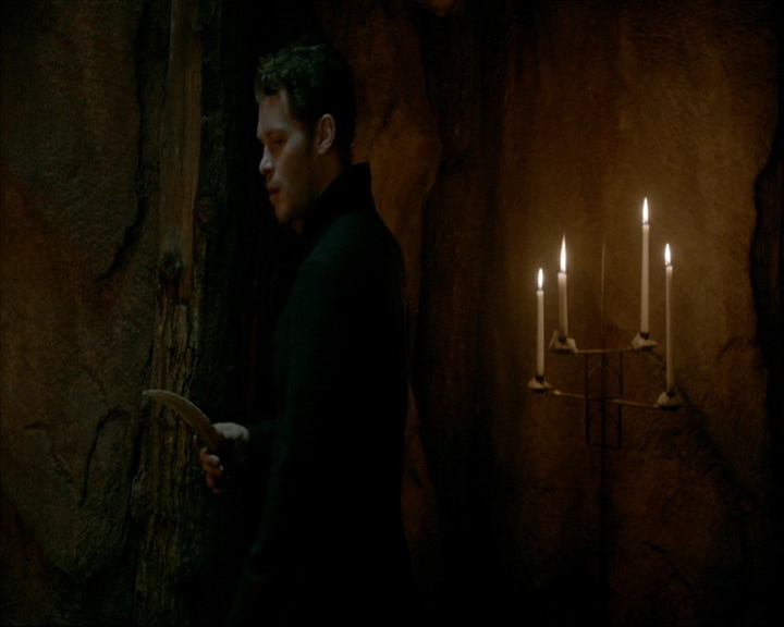 VampireDiaries-dot-nl_TheOriginals4x06BagOfCobras0531.jpg