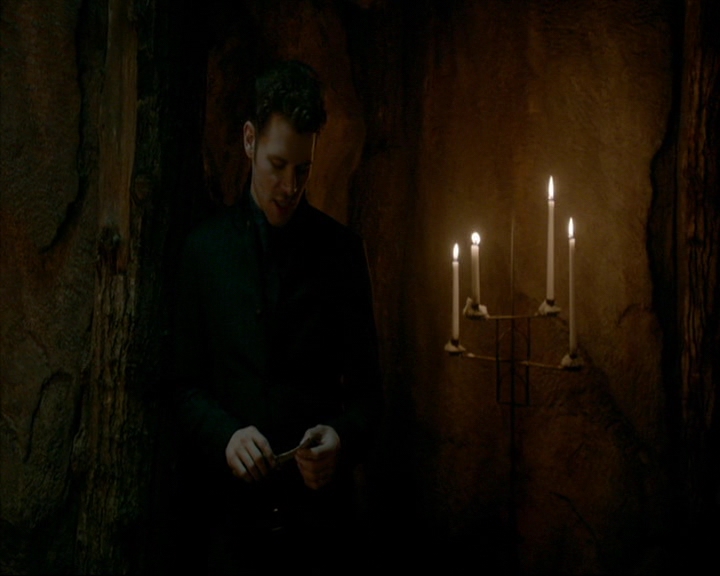 VampireDiaries-dot-nl_TheOriginals4x06BagOfCobras0535.jpg