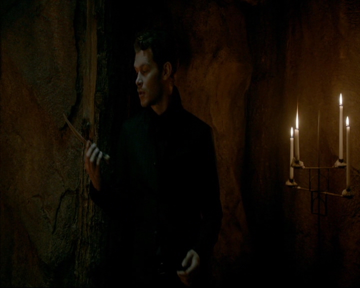 VampireDiaries-dot-nl_TheOriginals4x06BagOfCobras0544.jpg