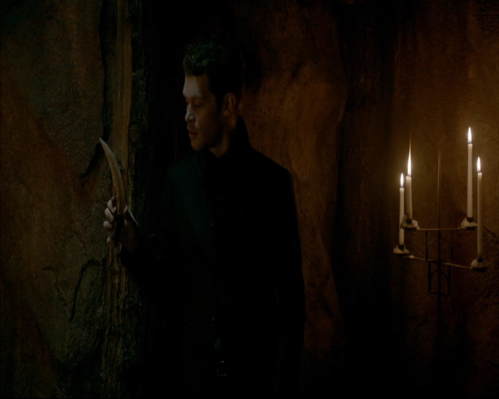 VampireDiaries-dot-nl_TheOriginals4x06BagOfCobras0546.jpg