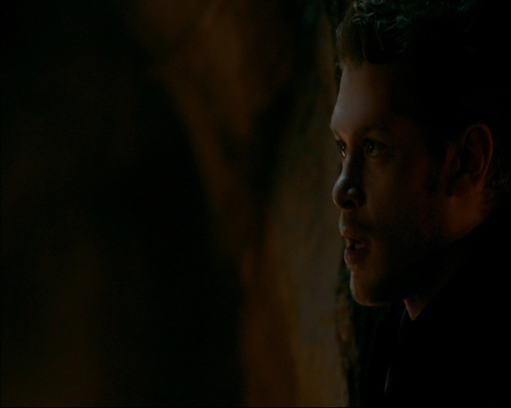 VampireDiaries-dot-nl_TheOriginals4x06BagOfCobras0552.jpg