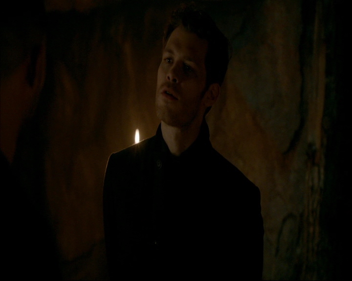 VampireDiaries-dot-nl_TheOriginals4x06BagOfCobras0570.jpg