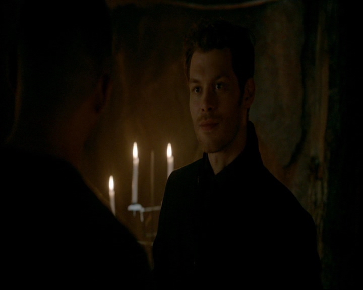 VampireDiaries-dot-nl_TheOriginals4x06BagOfCobras0576.jpg