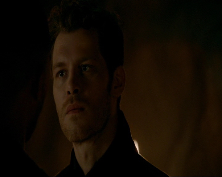 VampireDiaries-dot-nl_TheOriginals4x06BagOfCobras0584.jpg