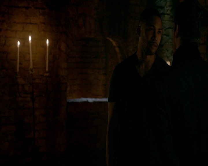 VampireDiaries-dot-nl_TheOriginals4x06BagOfCobras0587.jpg