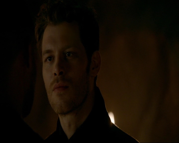 VampireDiaries-dot-nl_TheOriginals4x06BagOfCobras0591.jpg