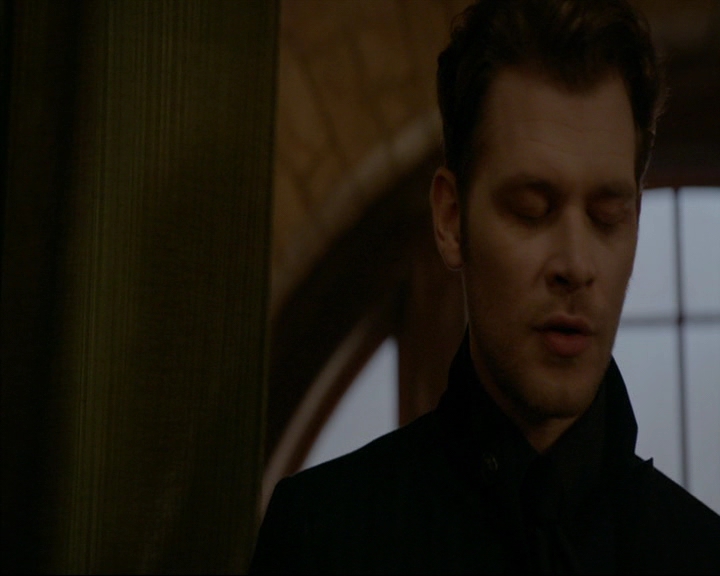 VampireDiaries-dot-nl_TheOriginals4x06BagOfCobras0638.jpg