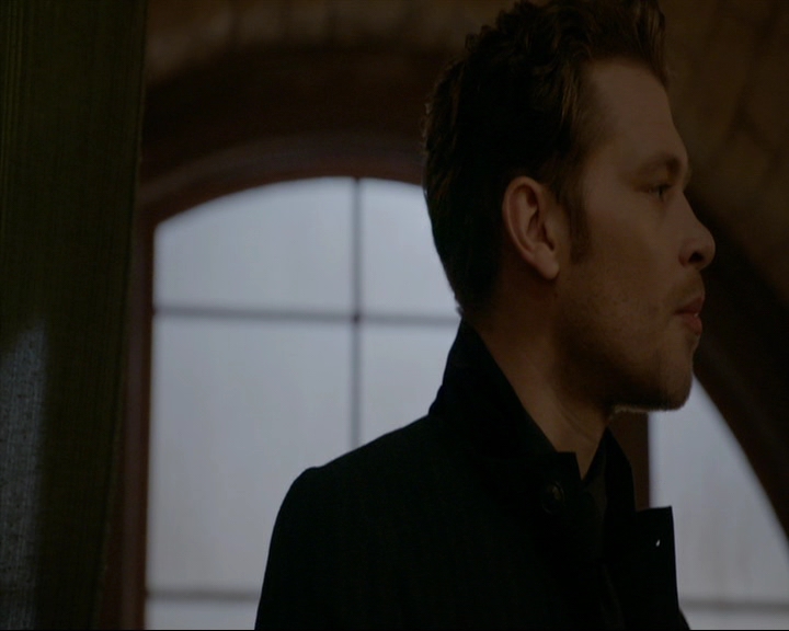 VampireDiaries-dot-nl_TheOriginals4x06BagOfCobras0643.jpg