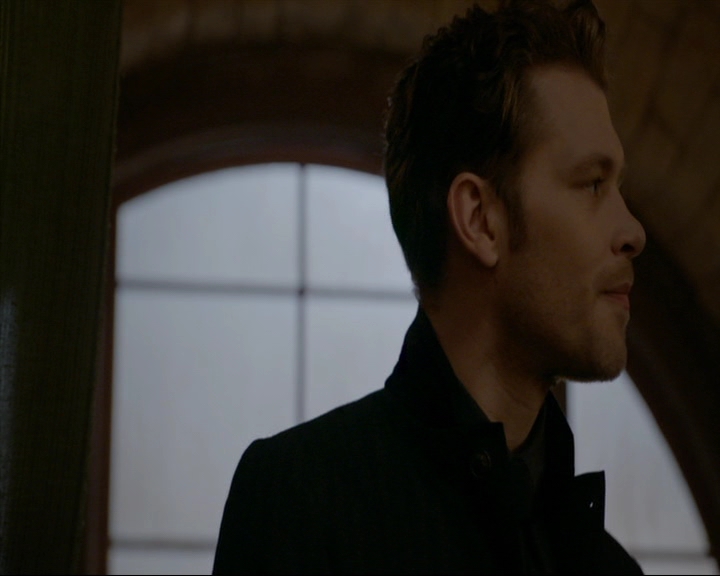 VampireDiaries-dot-nl_TheOriginals4x06BagOfCobras0644.jpg