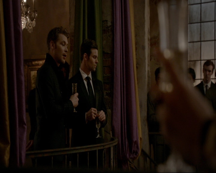 VampireDiaries-dot-nl_TheOriginals4x06BagOfCobras0646.jpg