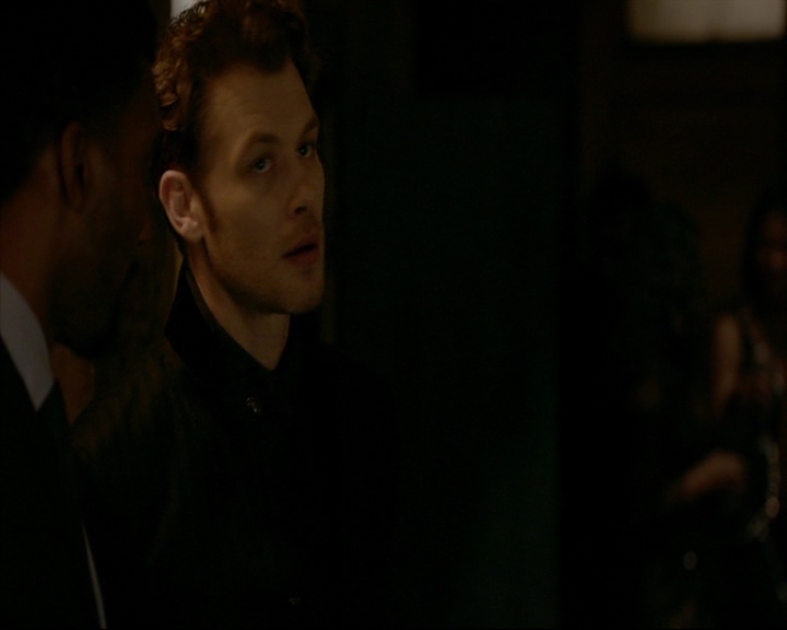 VampireDiaries-dot-nl_TheOriginals4x06BagOfCobras0735.jpg