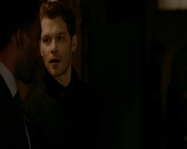 VampireDiaries-dot-nl_TheOriginals4x06BagOfCobras0739.jpg