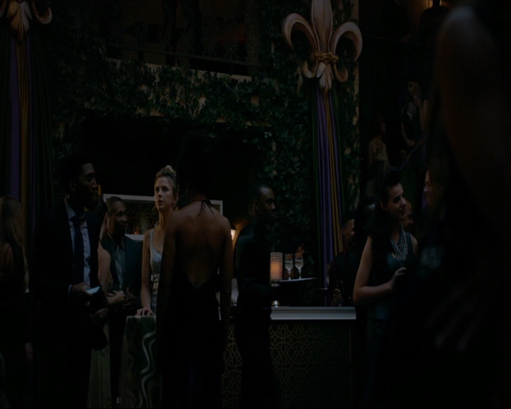 VampireDiaries-dot-nl_TheOriginals4x06BagOfCobras1605.jpg