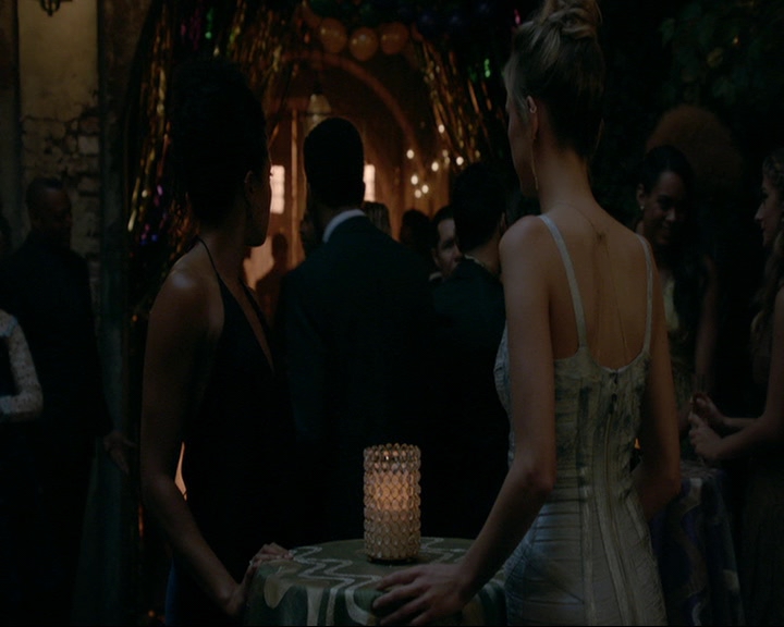 VampireDiaries-dot-nl_TheOriginals4x06BagOfCobras1607.jpg