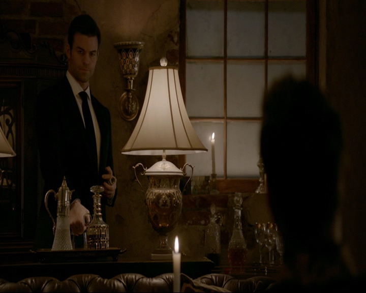 VampireDiaries-dot-nl_TheOriginals4x06BagOfCobras1639.jpg