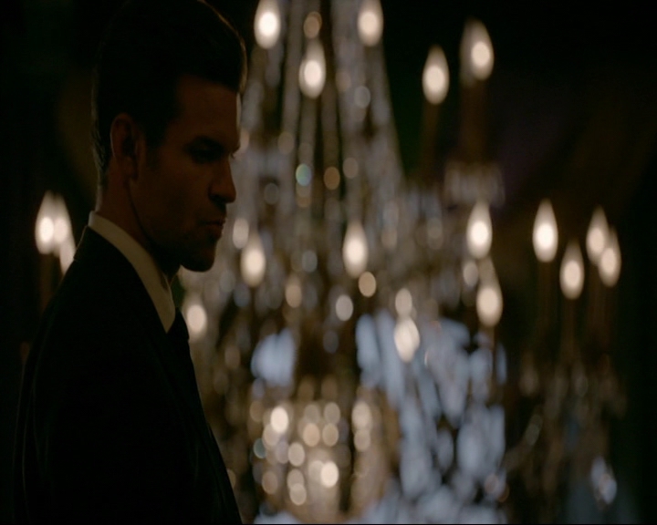 VampireDiaries-dot-nl_TheOriginals4x06BagOfCobras1654.jpg