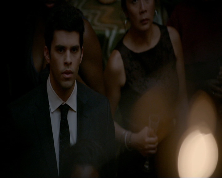 VampireDiaries-dot-nl_TheOriginals4x06BagOfCobras1887.jpg