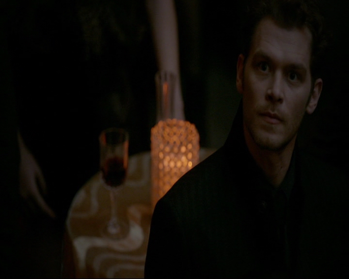 VampireDiaries-dot-nl_TheOriginals4x06BagOfCobras1933.jpg