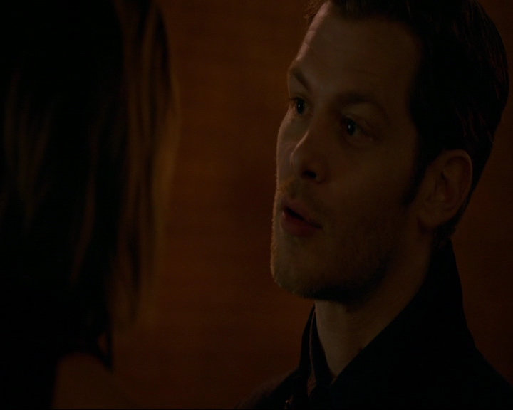 VampireDiaries-dot-nl_TheOriginals4x06BagOfCobras1964.jpg