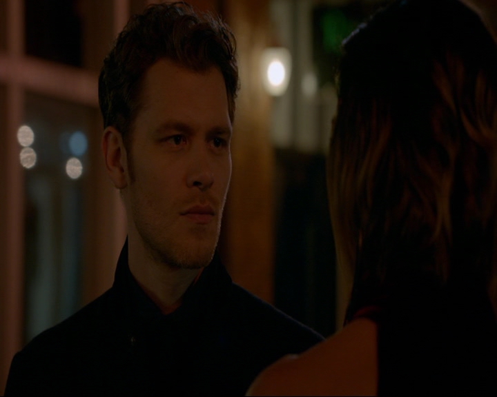 VampireDiaries-dot-nl_TheOriginals4x06BagOfCobras2013.jpg