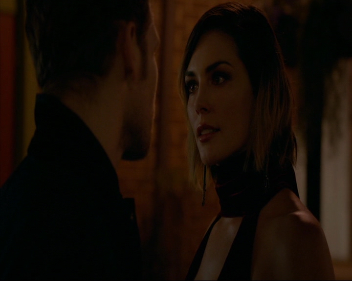 VampireDiaries-dot-nl_TheOriginals4x06BagOfCobras2030.jpg