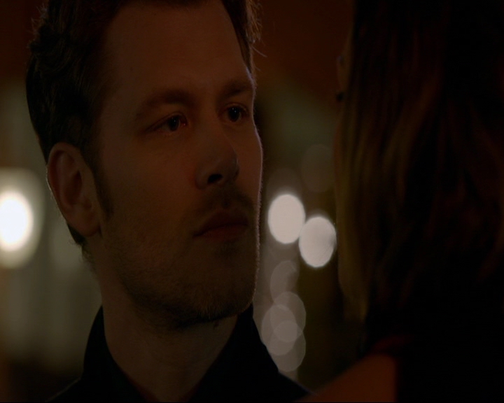 VampireDiaries-dot-nl_TheOriginals4x06BagOfCobras2034.jpg