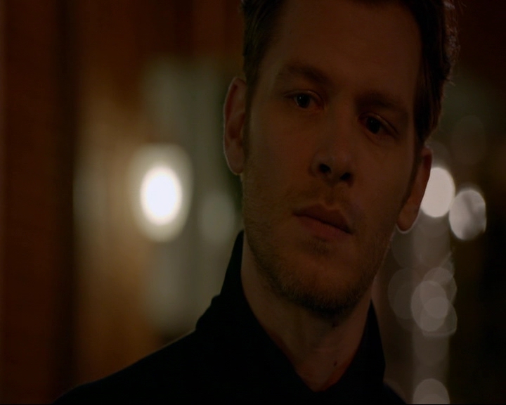 VampireDiaries-dot-nl_TheOriginals4x06BagOfCobras2041.jpg