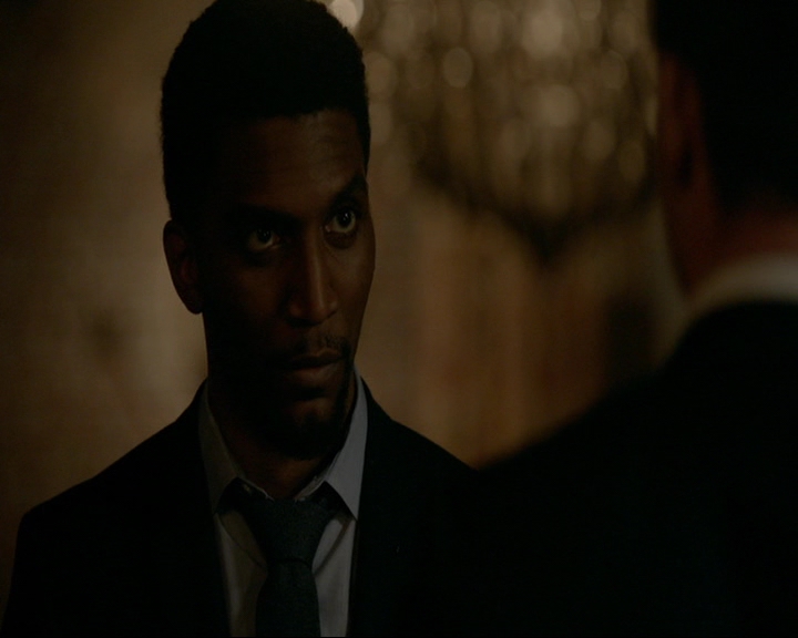 VampireDiaries-dot-nl_TheOriginals4x06BagOfCobras2078.jpg