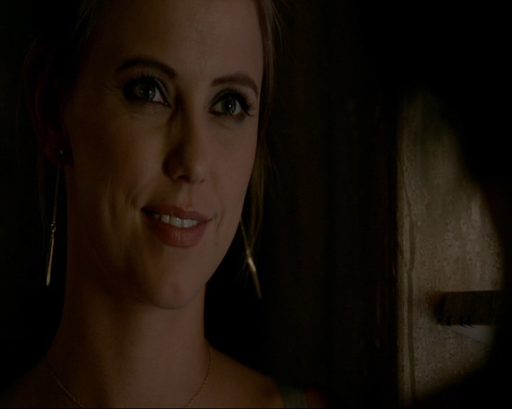 VampireDiaries-dot-nl_TheOriginals4x06BagOfCobras2149.jpg