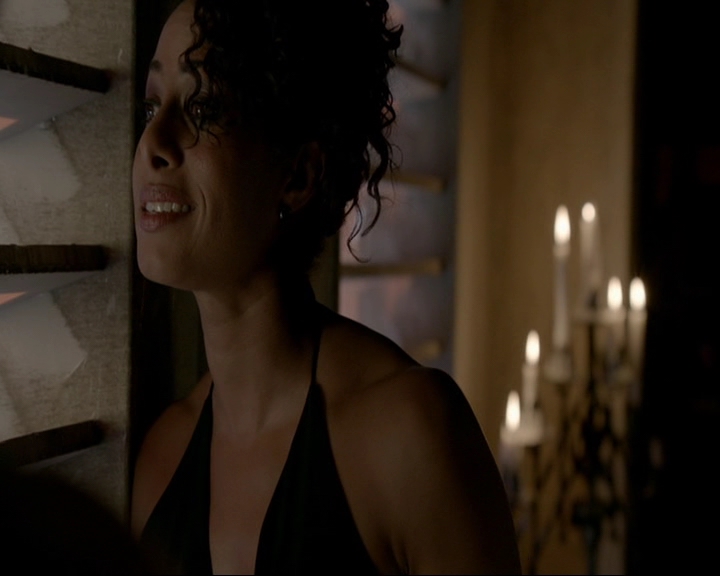 VampireDiaries-dot-nl_TheOriginals4x06BagOfCobras2156.jpg