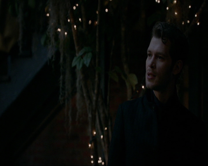 VampireDiaries-dot-nl_TheOriginals4x06BagOfCobras2239.jpg