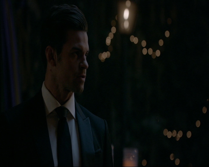 VampireDiaries-dot-nl_TheOriginals4x06BagOfCobras2261.jpg