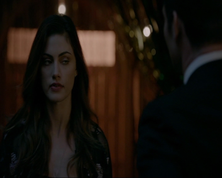 VampireDiaries-dot-nl_TheOriginals4x06BagOfCobras2269.jpg