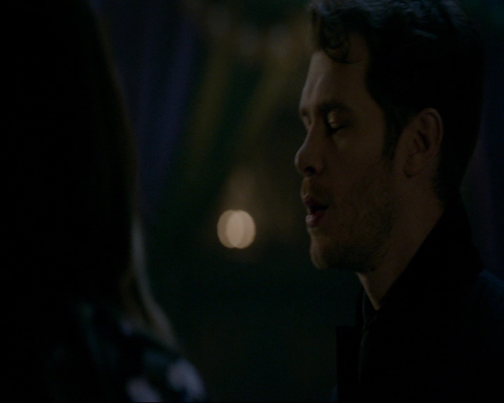 VampireDiaries-dot-nl_TheOriginals4x06BagOfCobras2297.jpg