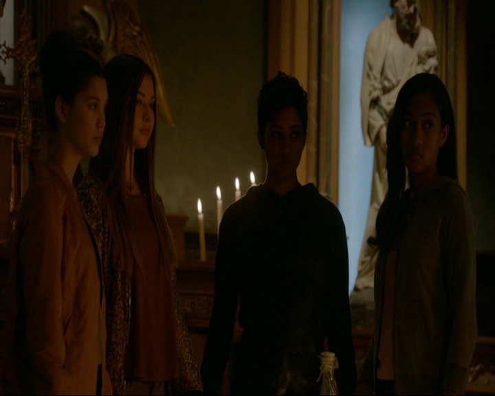 VampireDiaries-dot-nl_TheOriginals4x08VoodooInMyBlood1294.jpg