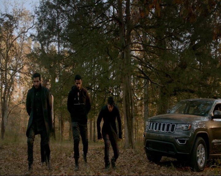 VampireDiaries-dot-nl_TheOriginals4x09QueenDeath0093.jpg