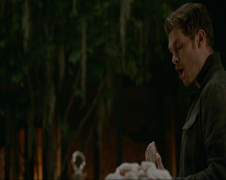 VampireDiaries-dot-nl_TheOriginals4x09QueenDeath0174.jpg