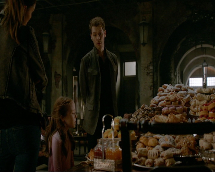 VampireDiaries-dot-nl_TheOriginals4x09QueenDeath0209.jpg