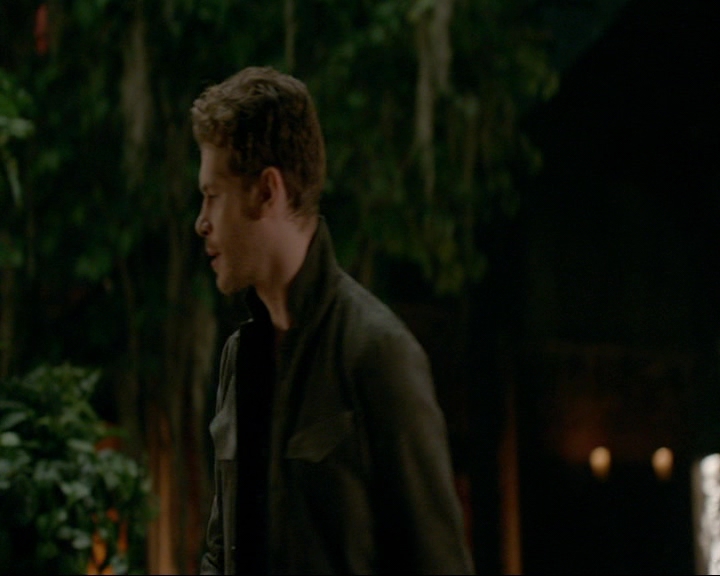 VampireDiaries-dot-nl_TheOriginals4x09QueenDeath0221.jpg