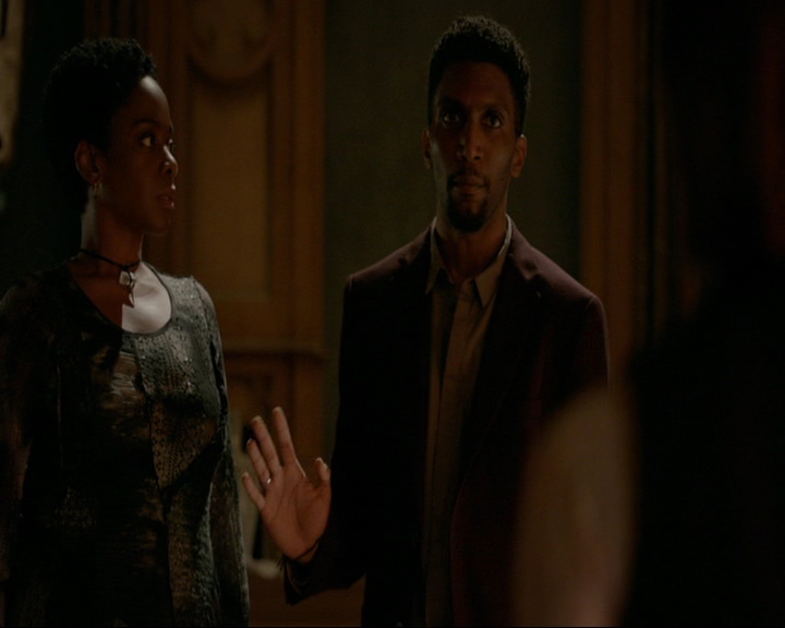 VampireDiaries-dot-nl_TheOriginals4x09QueenDeath0292.jpg