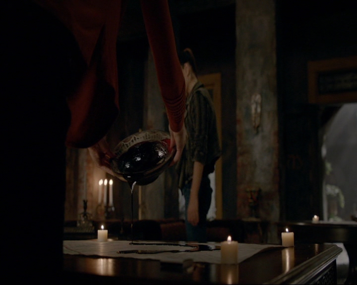 VampireDiaries-dot-nl_TheOriginals4x09QueenDeath0514.jpg