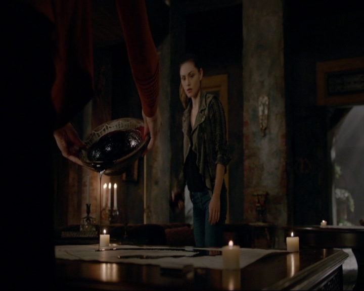 VampireDiaries-dot-nl_TheOriginals4x09QueenDeath0515.jpg