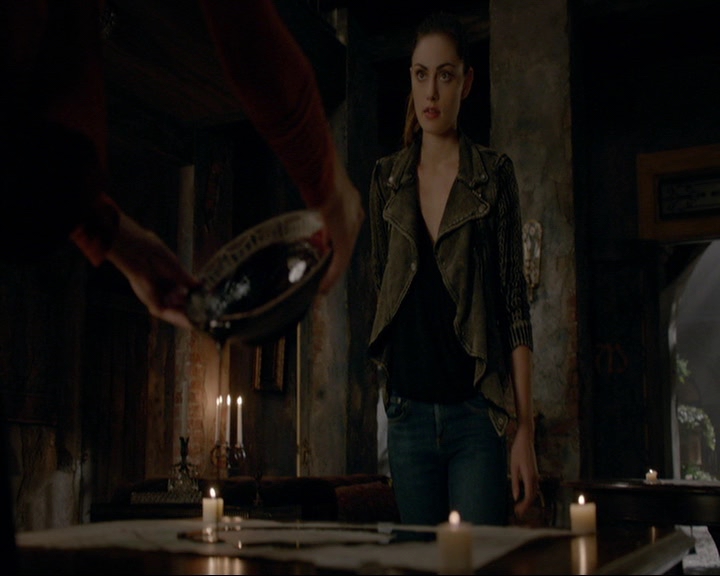 VampireDiaries-dot-nl_TheOriginals4x09QueenDeath0517.jpg