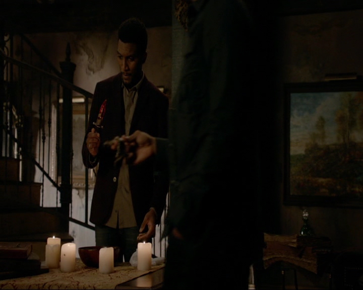 VampireDiaries-dot-nl_TheOriginals4x09QueenDeath1279.jpg