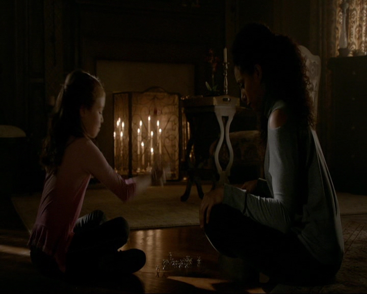 VampireDiaries-dot-nl_TheOriginals4x09QueenDeath1325.jpg