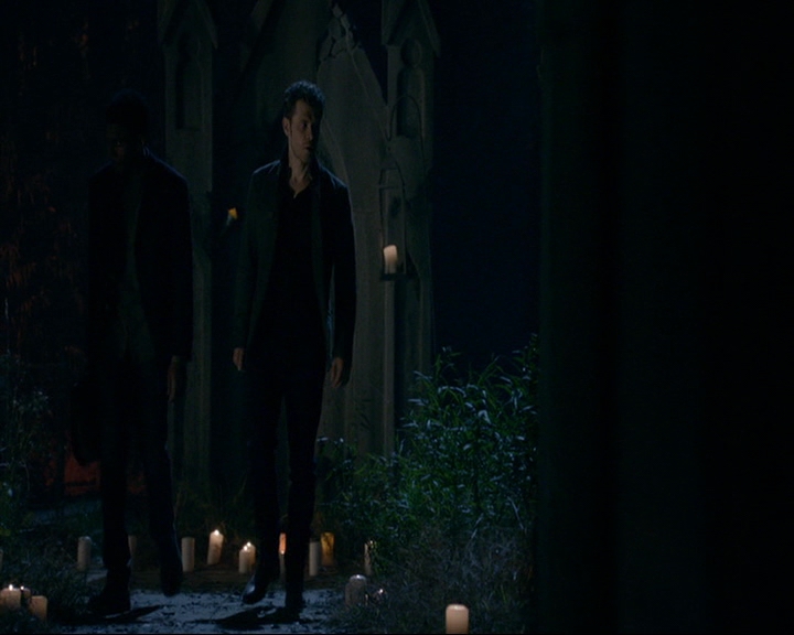 VampireDiaries-dot-nl_TheOriginals4x09QueenDeath1375.jpg